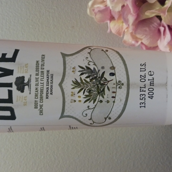 Korres Olive Body Cream, 13.5 Fl. Oz. - Picture 3 of 3